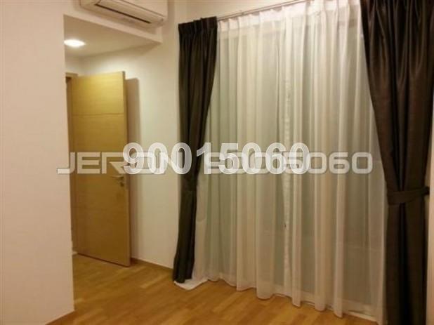 Vacanza @ East (D14), Condominium #68907082